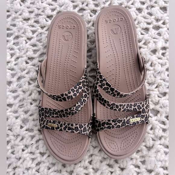 Crocs Patricia Leopard Slide Wedge Sandals | Casual Open Toe Women's Size 11 - Picture 1 of 3